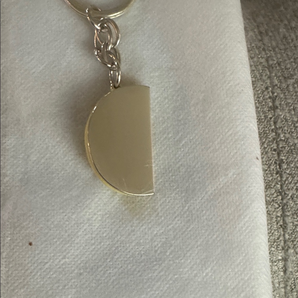 NWOT, Kate Spade vintage gold/ lemon slice key/bag charm. - Picture 5 of 7